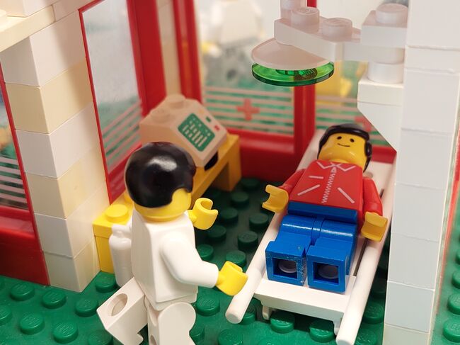 Krankenhaus / Emergency Treatment Center (St. Mary's Hospital), Lego 6380, Elke, LEGOLAND, Linz, Image 8