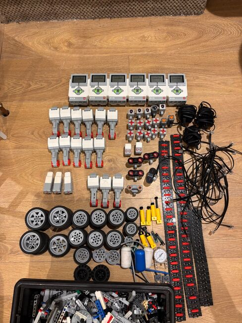 HUGE Lego mindstorms EV3 bundle!! Offers are welcome!, Lego, will, MINDSTORMS, nailsworth