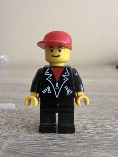 Leather jacket with zippers , black legs , red cap, Lego 6426, Gina, Minifigures, Pretoria 
