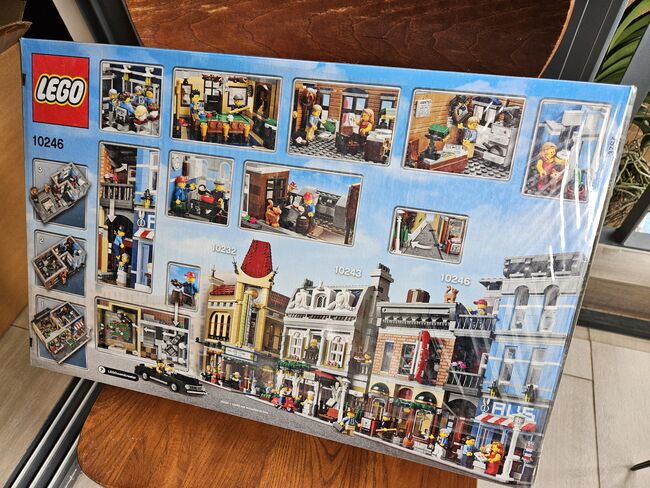 LEGO 10246 Detective's Office (Retired), Lego 10246, Fetchmehome, Modular Buildings, Singapore, Image 4