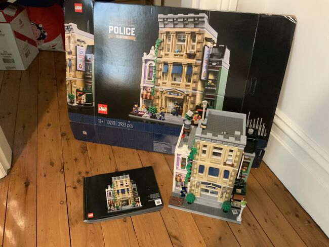 Lego 10278 police station, Lego 10278, Pamela, Creator, Sydney