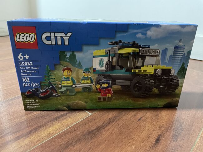 LEGO 40582 CITY: 4x4 Off-Road Ambulance Rescue NEW IN BOX SEALED, Lego 40582, Erin, City, Vancouver, Image 3