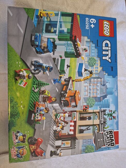 LEGO 60292 City Town Center, Lego 60292, Nina, City
