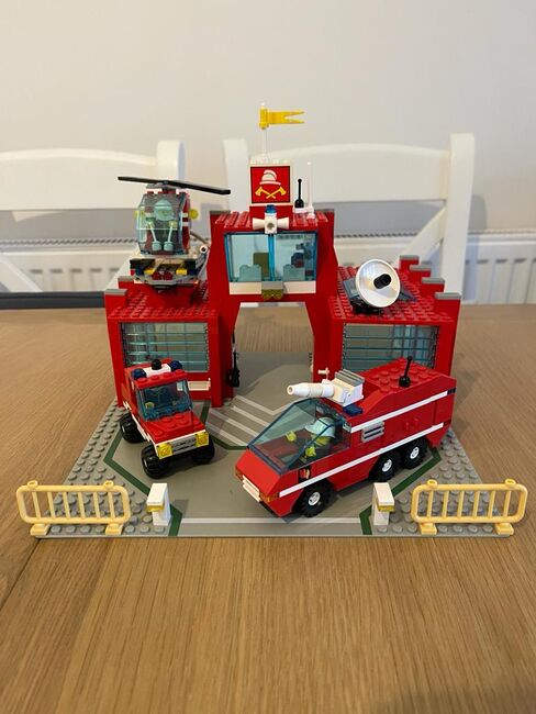 Lego 6389 Fire Control Centre, Lego 6389, Gemma, Town, Ashfold Crossways