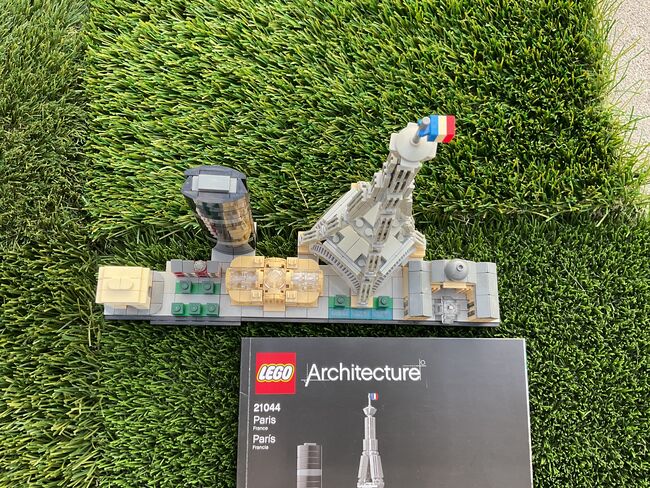 LEGO ARCHITECTURE: Paris (21044), Lego 21044, Erin, Architecture, Vancouver, Image 3