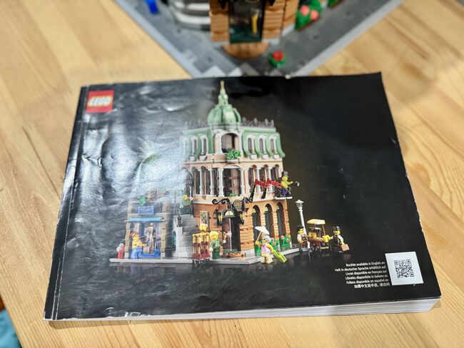 LEGO Boutique Hotel 10297 - complete with box, manual, minifigures and accessories, Lego 10297, Alanna Cooper, Monster Fighters, Bolwarra, Image 11