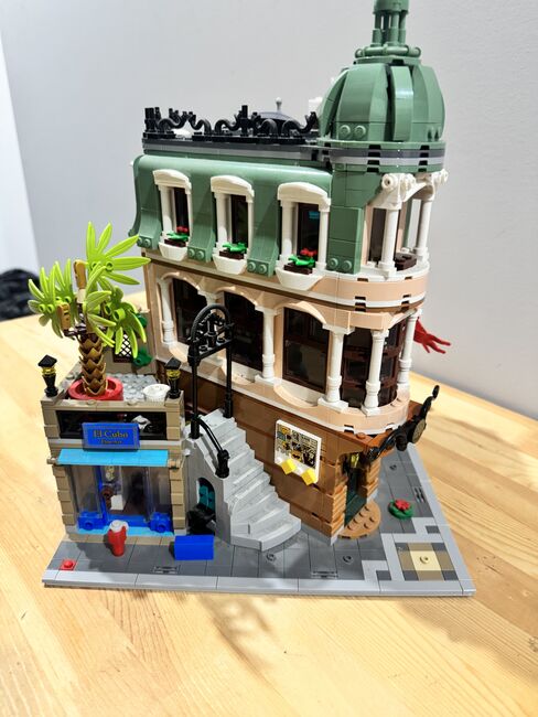 LEGO Boutique Hotel 10297 - complete with box, manual, minifigures and accessories, Lego 10297, Alanna Cooper, Monster Fighters, Bolwarra, Image 5