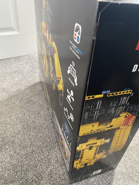 Lego cat D11 bulldozer, Lego 42131, Olly, Technic, Fleet, Image 3