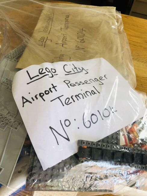 Lego City Airport Passenger Terminal, Lego 60104, Hannah, City, south ockendon