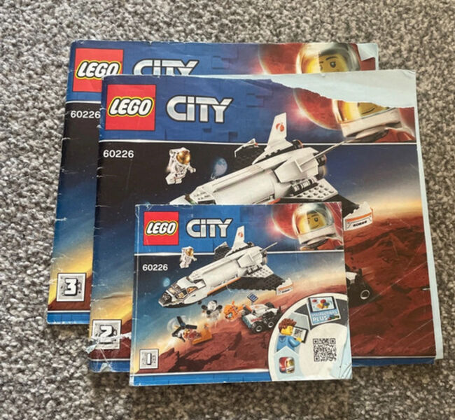 Lego city Mars shuttle set 60226, Lego 60226, Kirsty, City, Image 2