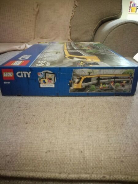 Lego City Passenger Train, Lego 60197, Creations4you, City, Worcester, Abbildung 6