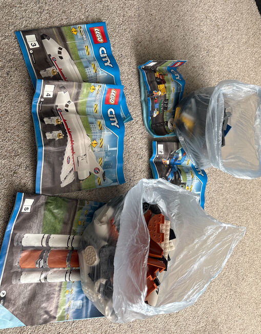 Lego City Spaceport, Lego 60080, Lindsey Gordon, City, Image 5