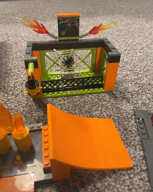 Lego city Stuntz set 60293, Lego 60293, Kirsty, City, Image 3