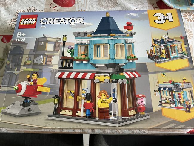 LEGO Creator 3in1 Townhouse Toy Store 31105, Lego 31105, Melvin, Creator, Singapore