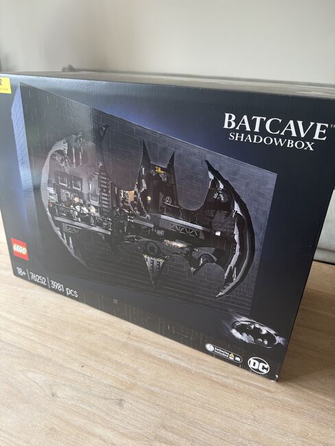 LEGO DC Comics Super Heroes: Batcave – Shadow Box (76252), Lego 76252, Sam, BATMAN, Melbourne, Image 2