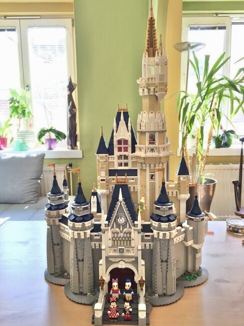 LEGO Disney Schloss 71040 – vollständig mit Karton & Anleitung + LEGO Wicked Set als Geschenk, Lego, petzipeer, Disney, Wien