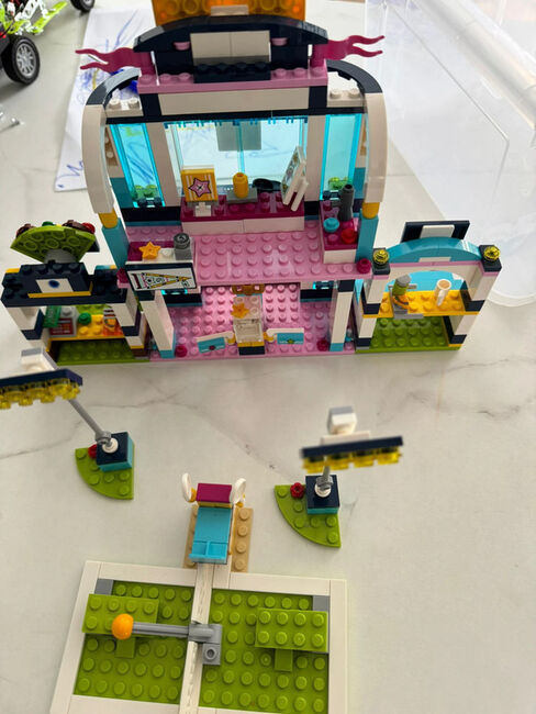 LEGO Friends 41338 – Stephanie’s Sports Arena, Lego 41338, Thomas Holloway, Friends, Hailsham, Abbildung 6