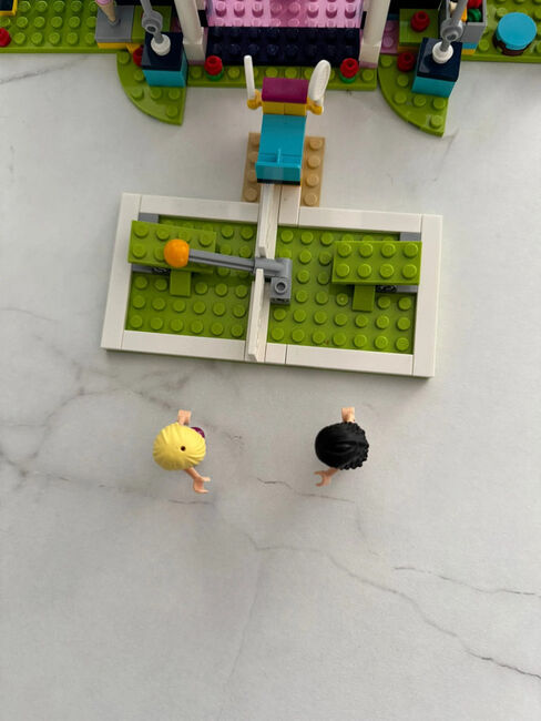 LEGO Friends 41338 – Stephanie’s Sports Arena, Lego 41338, Thomas Holloway, Friends, Hailsham