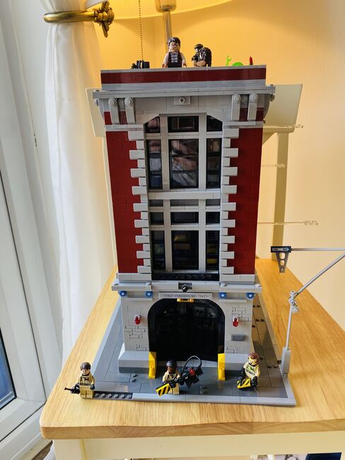 Lego Ghostbuster Station, Lego 75827, Hannah, Ghostbusters, south ockendon, Image 2