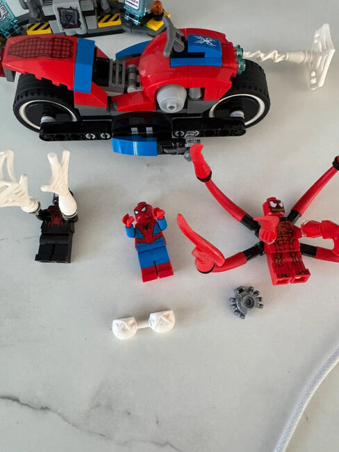 LEGO Marvel 76113 – Spider-Man Bike Rescue, Lego 76113, Thomas Holloway, Marvel Super Heroes, Hailsham, Abbildung 5