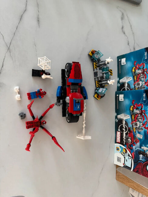 LEGO Marvel 76113 – Spider-Man Bike Rescue, Lego 76113, Thomas Holloway, Marvel Super Heroes, Hailsham, Image 3