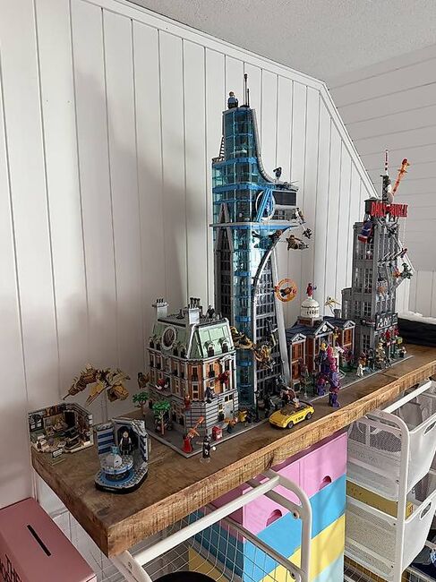 LEGO Marvel / Avengers Modular Buildings Top Zustand, Lego, Richard, Marvel Super Heroes, Signau