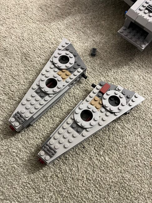 Lego Millennium Falcon 75105! With box and instructions, Lego 75105, Yasemin Botterill, Star Wars, Salisbury, Abbildung 4