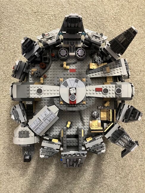 Lego Millennium Falcon 75105! With box and instructions, Lego 75105, Yasemin Botterill, Star Wars, Salisbury, Abbildung 9