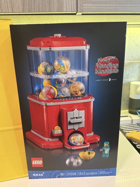 LEGO Minifigure Vending Machine - NEW w/Receipt, Lego 21358, Kevin, Ideas/CUUSOO, Richmond