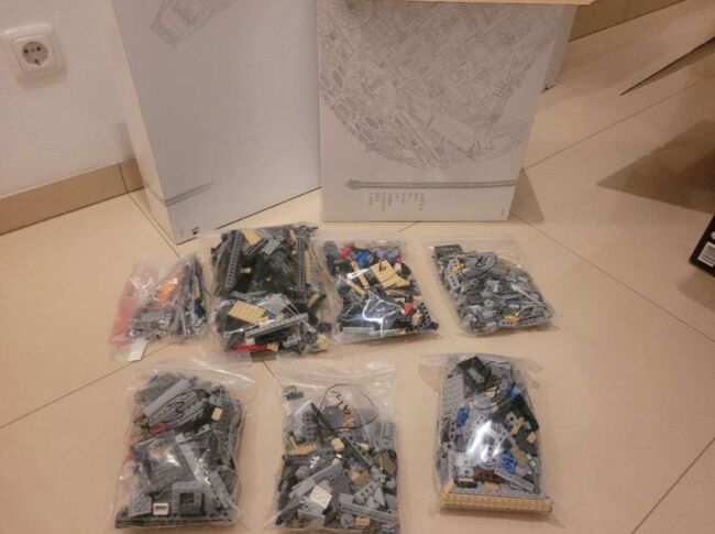 LEGO Star Wars 75192 UCS Millenium Falcon incl. Effermann stand, Lego 75192, LeGOGOGO, Star Wars, Clarksburg, Image 6