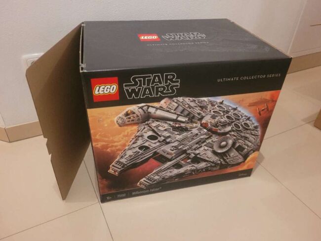 LEGO Star Wars 75192 UCS Millenium Falcon incl. Effermann stand, Lego 75192, LeGOGOGO, Star Wars, Clarksburg, Image 7