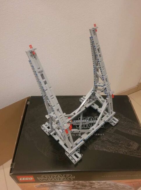 LEGO Star Wars 75192 UCS Millenium Falcon incl. Effermann stand, Lego 75192, LeGOGOGO, Star Wars, Clarksburg, Image 5