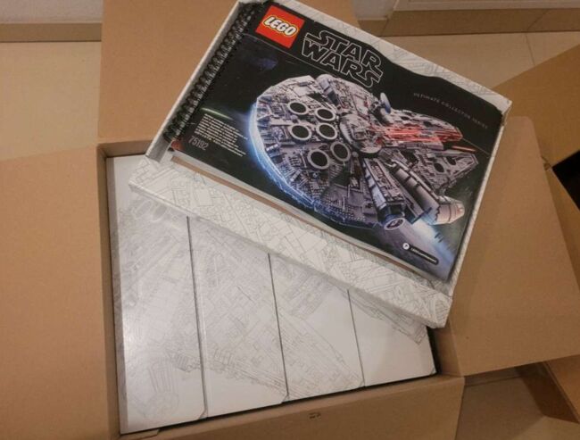 LEGO Star Wars 75192 UCS Millenium Falcon incl. Effermann stand, Lego 75192, LeGOGOGO, Star Wars, Clarksburg, Image 2
