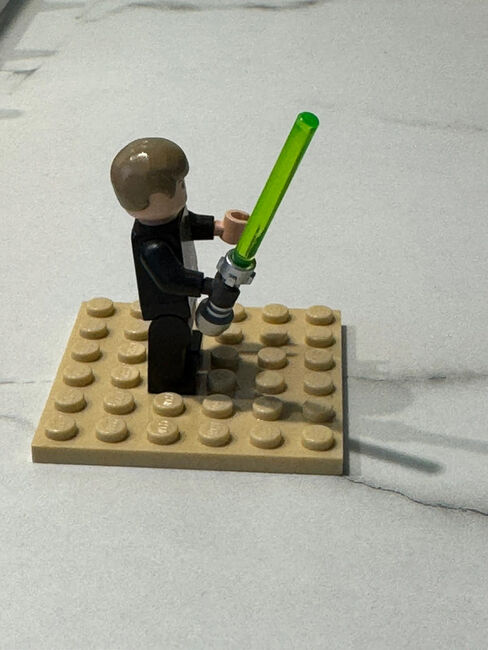 LEGO Star Wars – Jedi Master Luke Skywalker Minifigure, Lego, Thomas Holloway, Minifigures, Hailsham, Image 3