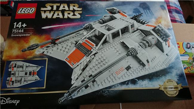 Lego Star Wars UCS 75144 snowspeeder, Lego 75144, Stephen Wilkinson, Star Wars, rochdale