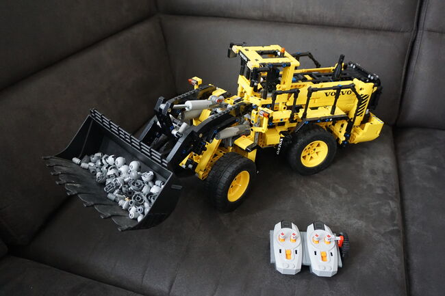 Lego Technic (42030) Volvo L350F Radlader - sehr guter Zustand, Lego 42030, Denis, Technic, Burgstetten, Image 2