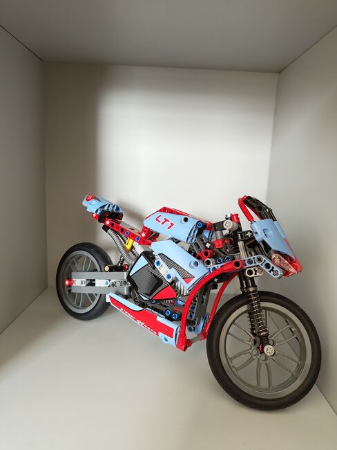 LEGO Technic 42036 - Straßenmotorrad - Superbike, Lego 42036, Lukas Heuberger, Technic, Ternitz, Abbildung 2