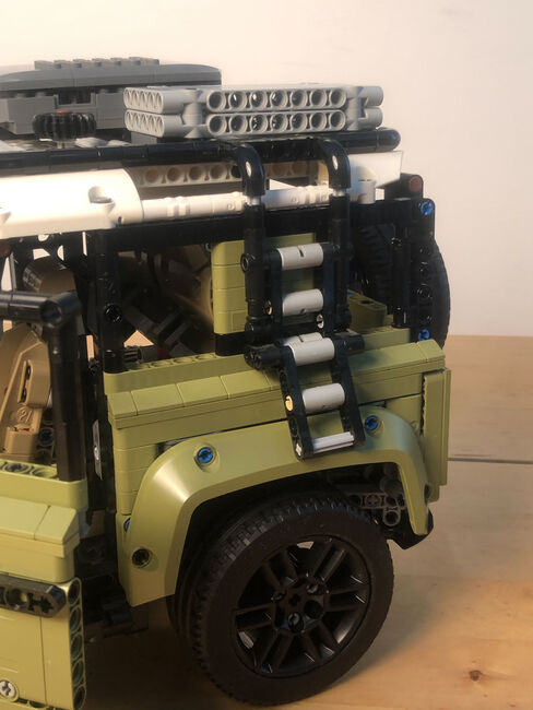 LEGO Technic 42110 Land Rover Defender, Lego 42110, Nate, Technic, Image 2