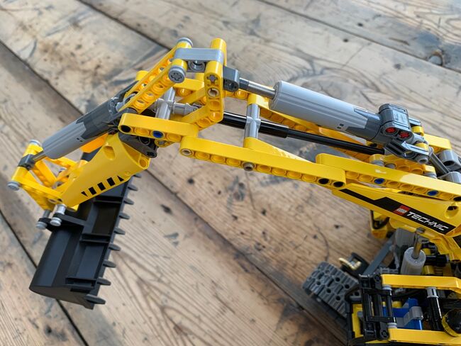 LEGO Technic - 8043 - Motorized Excavator, Lego 8043, Black Frog, Technic, Port Elizabeth, Image 9