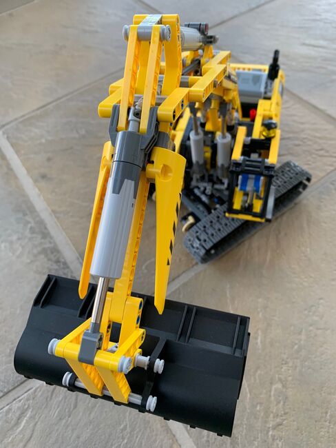 LEGO Technic - 8043 - Motorized Excavator, Lego 8043, Black Frog, Technic, Port Elizabeth, Image 6
