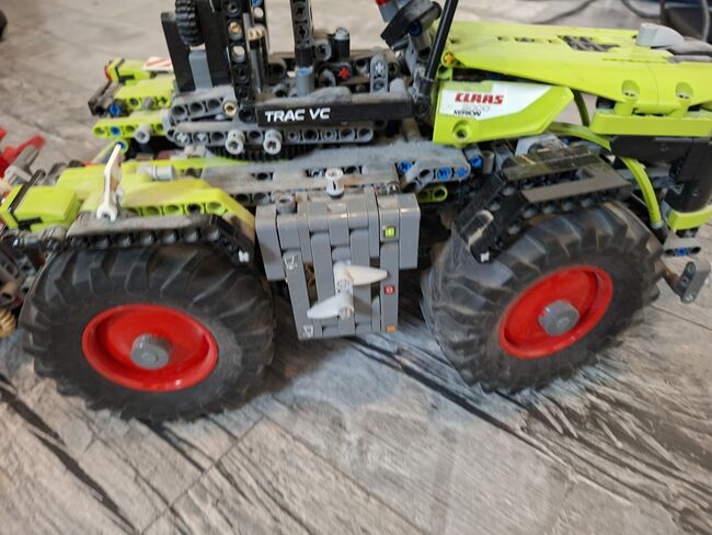 LEGO Technic CLAAS XERION 5000 TRAC VC, Lego 42054, Felix , Technic, Axams, Image 5