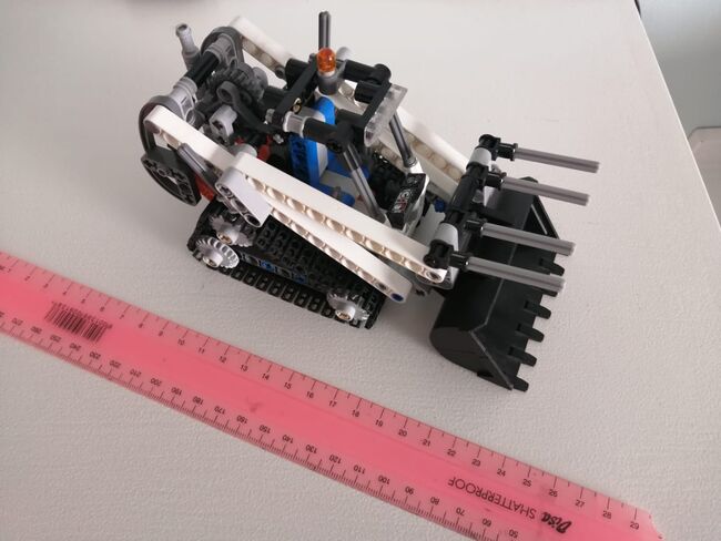 Lego Technic - Compact Tracked Loader - Retired product, Lego 42032, Adele van Dyk, Technic, Port Elizabeth, Image 3