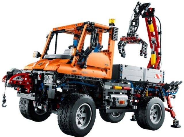 LEGO - Technic- Mercedes-Benz Unimog U 400 - 8110, Lego 8110, Black Frog, Technic, Port Elizabeth, Image 8