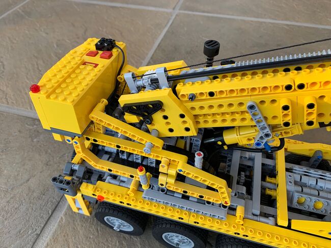 LEGO - Technic - Mobile Crane - 8421, Lego 8421, Black Frog, Technic, Port Elizabeth, Image 11