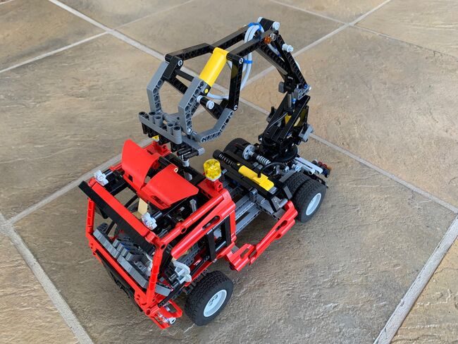 LEGO - Technic - Pneumatic Truck - 8436, Lego 8436, Black Frog, Technic, Port Elizabeth, Image 2