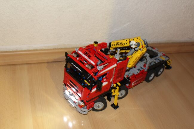 Lego Technic Truck mit Power- Schwenkkran 8258 Vitrinenmodell, OVP, BA, Licht, Lego 8258, Marko , Technic, Dessau-Rosslau, Abbildung 13