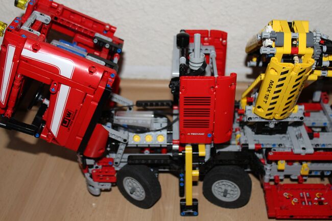 Lego Technic Truck mit Power- Schwenkkran 8258 Vitrinenmodell, OVP, BA, Licht, Lego 8258, Marko , Technic, Dessau-Rosslau, Abbildung 11