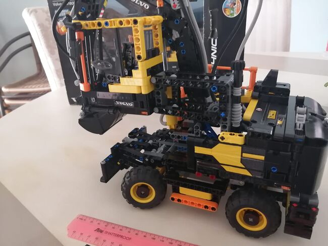 Lego Technic - Volvo EW160, Lego 42053, Adele van Dyk, Technic, Port Elizabeth, Abbildung 2