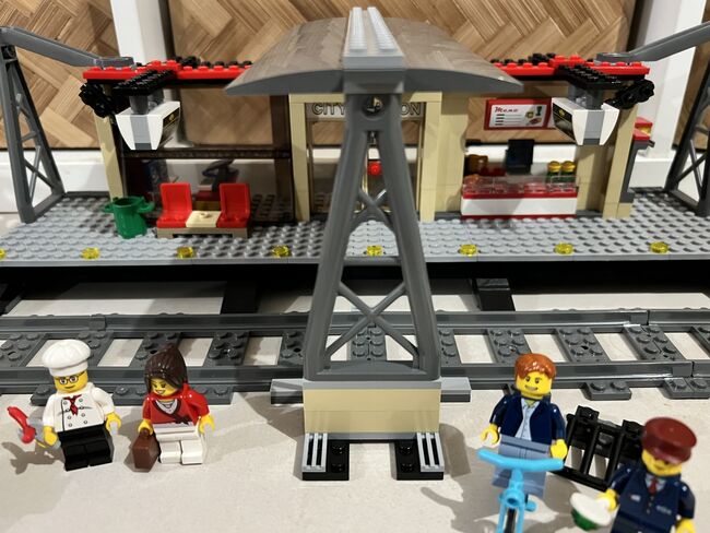 Lego Train Station, Lego 60050, Aaron, City, The Ponds, Abbildung 2