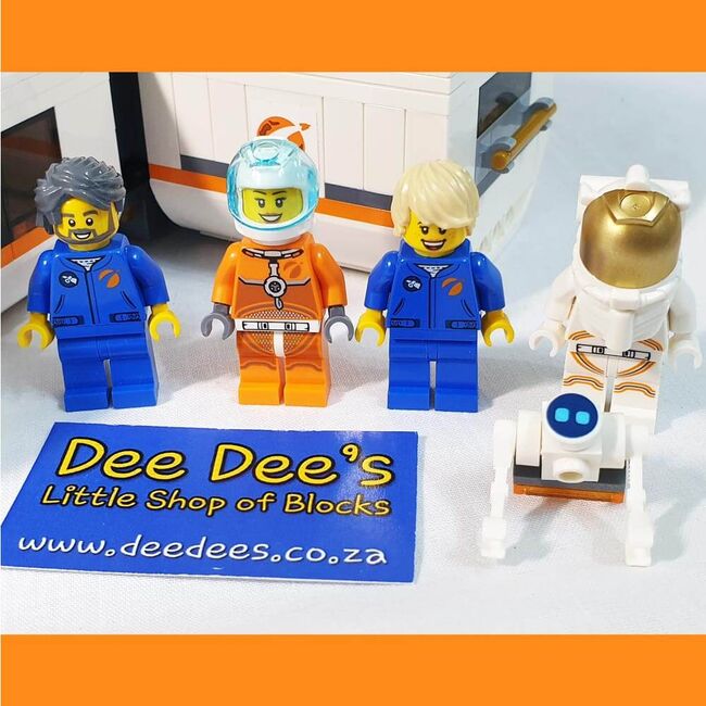 Lunar Space Station, Lego 60227, Dee Dee's - Little Shop of Blocks (Dee Dee's - Little Shop of Blocks), City, Johannesburg, Image 4